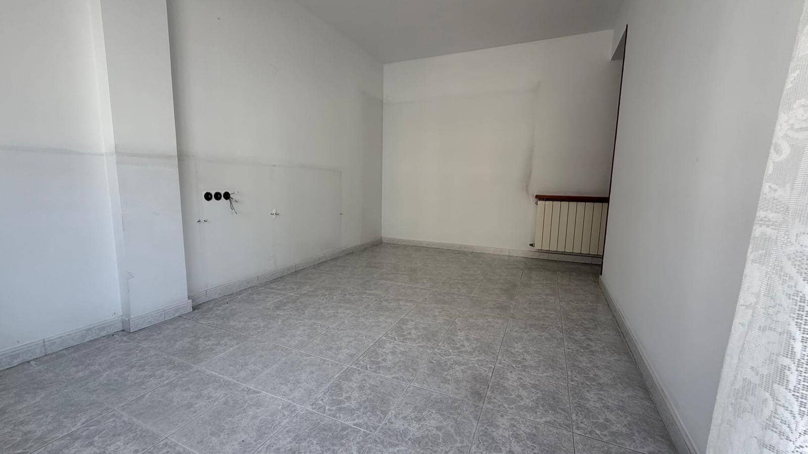4 bedroom Flat for sale in Girona city - € 265,000 (Ref: 10009200)