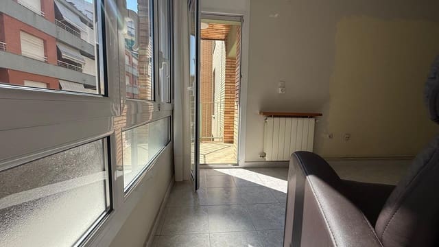 4 bedroom Flat for sale in Girona city - € 265,000 (Ref: 10009200)