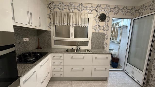 4 bedroom Flat for sale in Girona city - € 265,000 (Ref: 10009200)