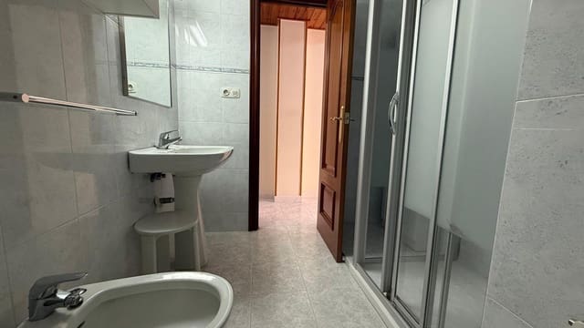 4 bedroom Flat for sale in Girona city - € 265,000 (Ref: 10009200)