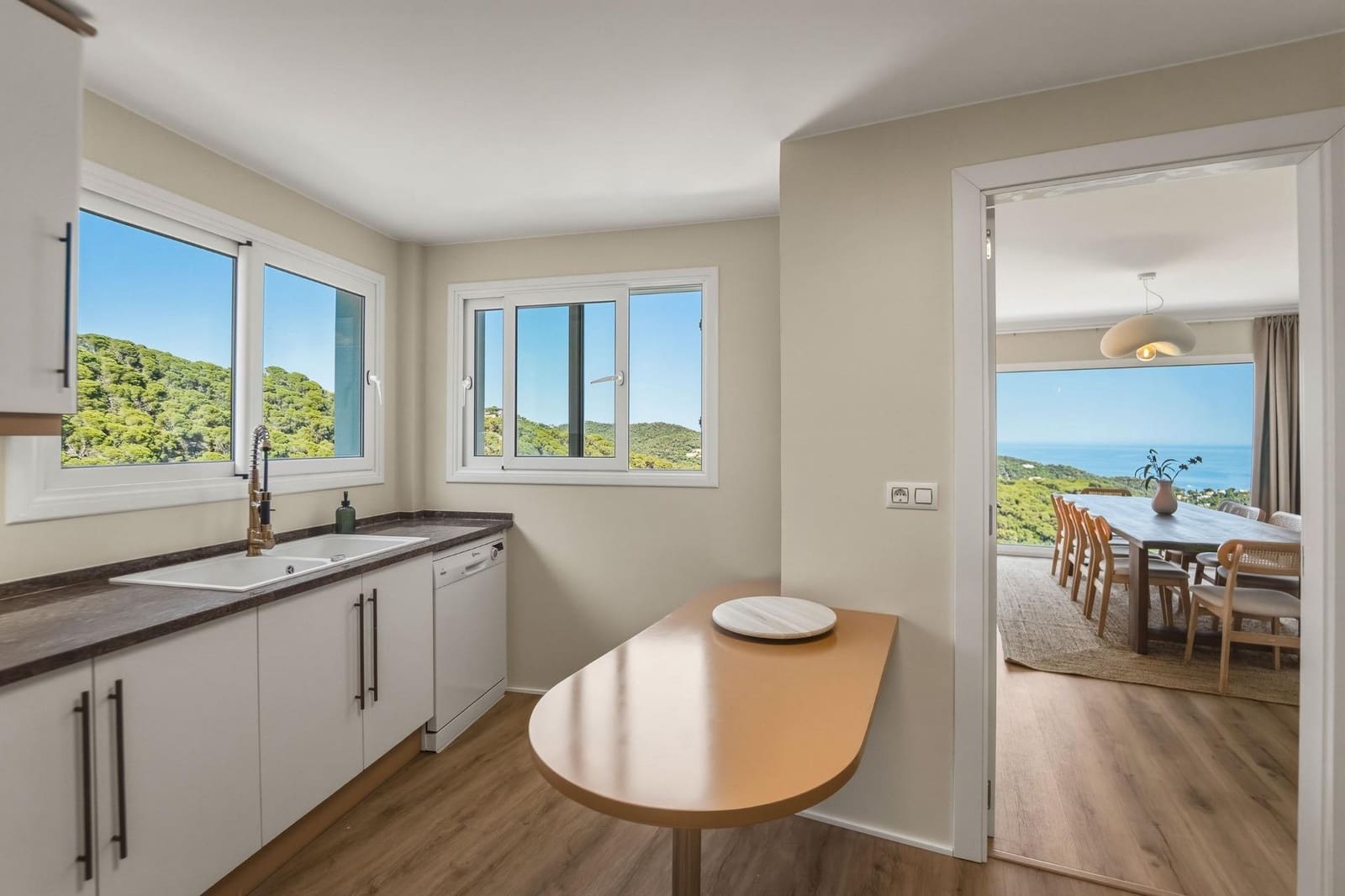 5 makuuhuone Huvila myytävänä paikassa Lloret de Mar mukana uima-altaan 
autotalli - 4 500 000 € (Ref: 10030671)