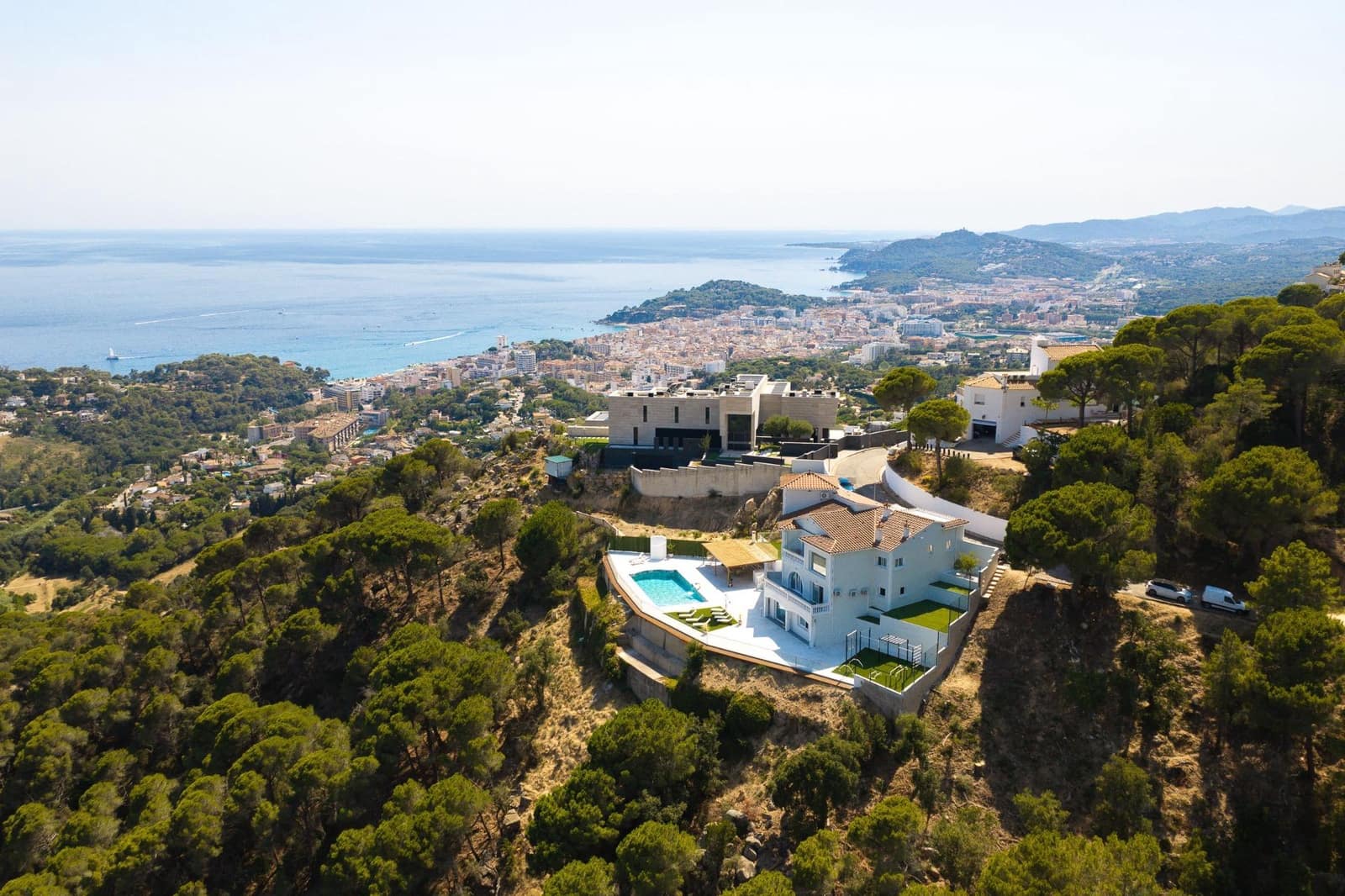 5 makuuhuone Huvila myytävänä paikassa Lloret de Mar mukana uima-altaan 
autotalli - 4 500 000 € (Ref: 10030671)