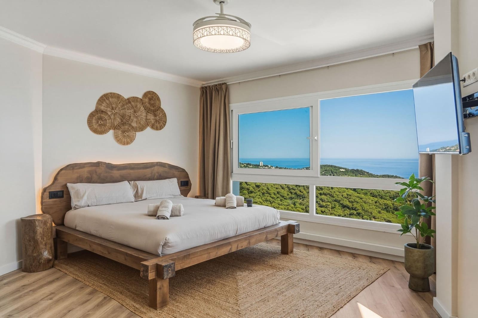 5 makuuhuone Huvila myytävänä paikassa Lloret de Mar mukana uima-altaan 
autotalli - 4 500 000 € (Ref: 10030671)