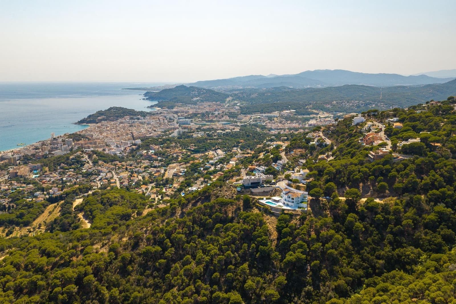 5 makuuhuone Huvila myytävänä paikassa Lloret de Mar mukana uima-altaan 
autotalli - 4 500 000 € (Ref: 10030671)