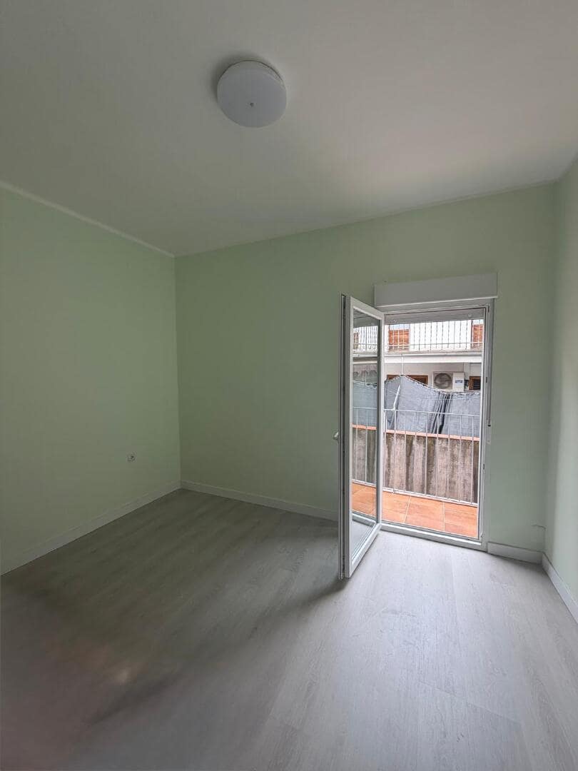 8 bedroom Apartment for sale in Lleida city - € 163,000 (Ref: 9829836)