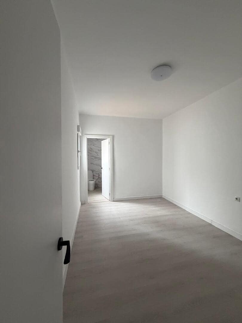 8 bedroom Apartment for sale in Lleida city - € 163,000 (Ref: 9829836)