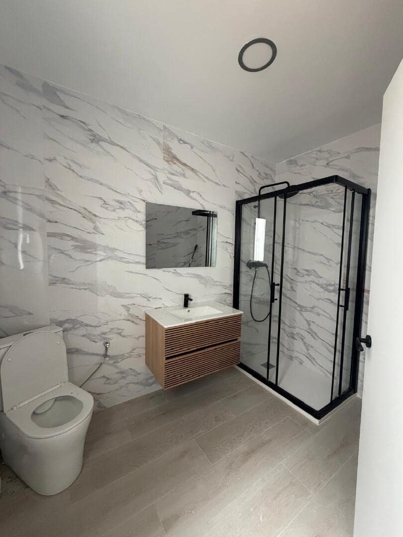 8 bedroom Apartment for sale in Lleida city - € 163,000 (Ref: 9829836)