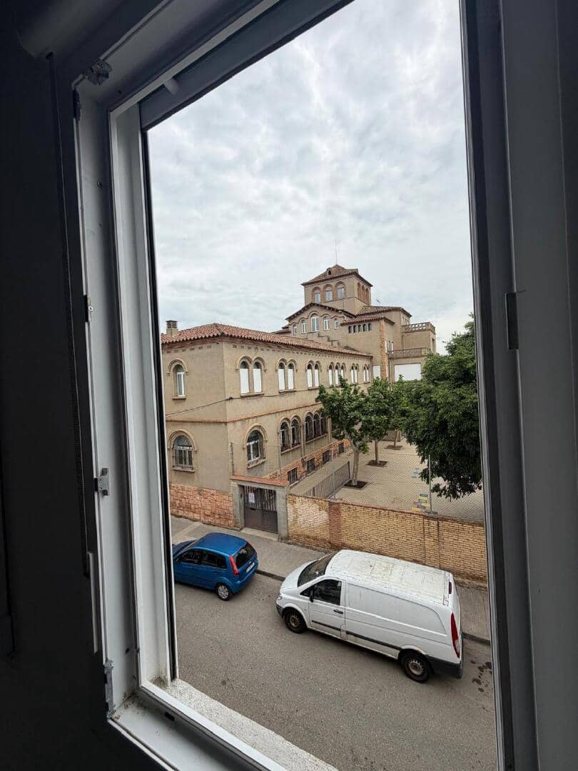 8 bedroom Apartment for sale in Lleida city - € 163,000 (Ref: 9829836)
