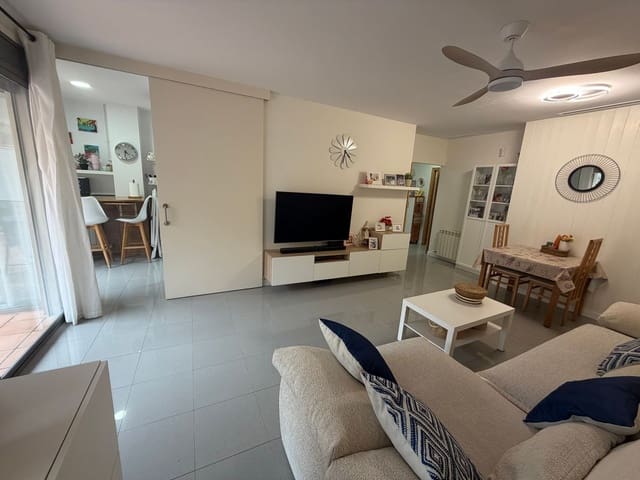2 soveværelse Lejlighed til salg i Girona by med swimmingpool - € 259.000 (Ref: 9829838)