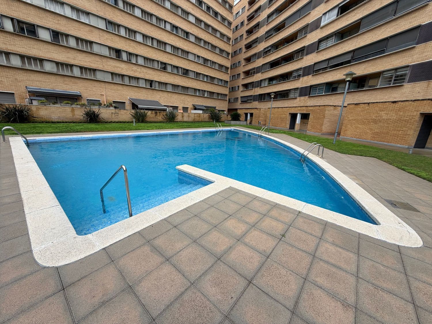 2 sypialnia Apartament na sprzedaż w Miasto Girona z basenem - 259 000 € (Ref: 9829838)