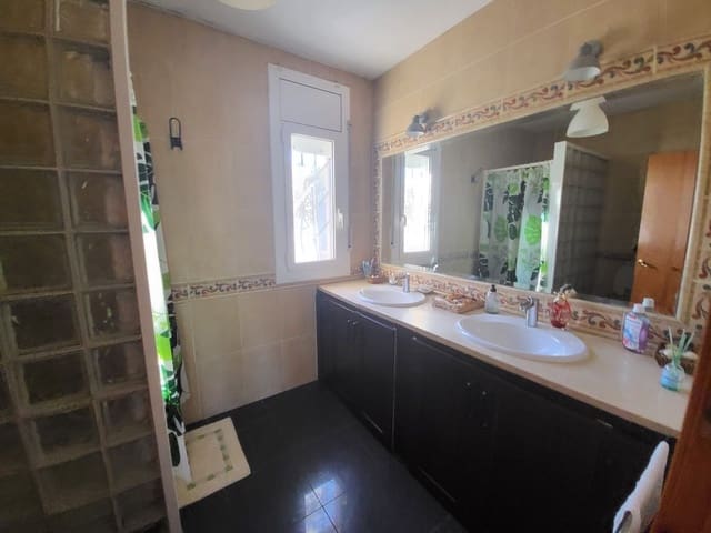 4 bedroom Townhouse for sale in Maçanet de la Selva - € 280,000 (Ref: 9829841)