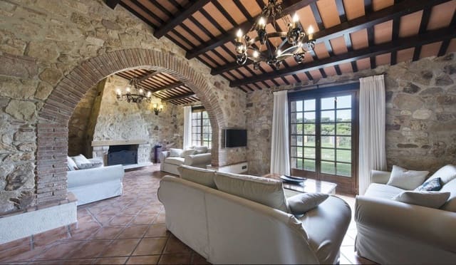 6 soverom Hus til salgs i Castell d'Aro, Castell-Platja d'Aro med svømmebasseng - € 2 250 000 (Ref: 9829844)