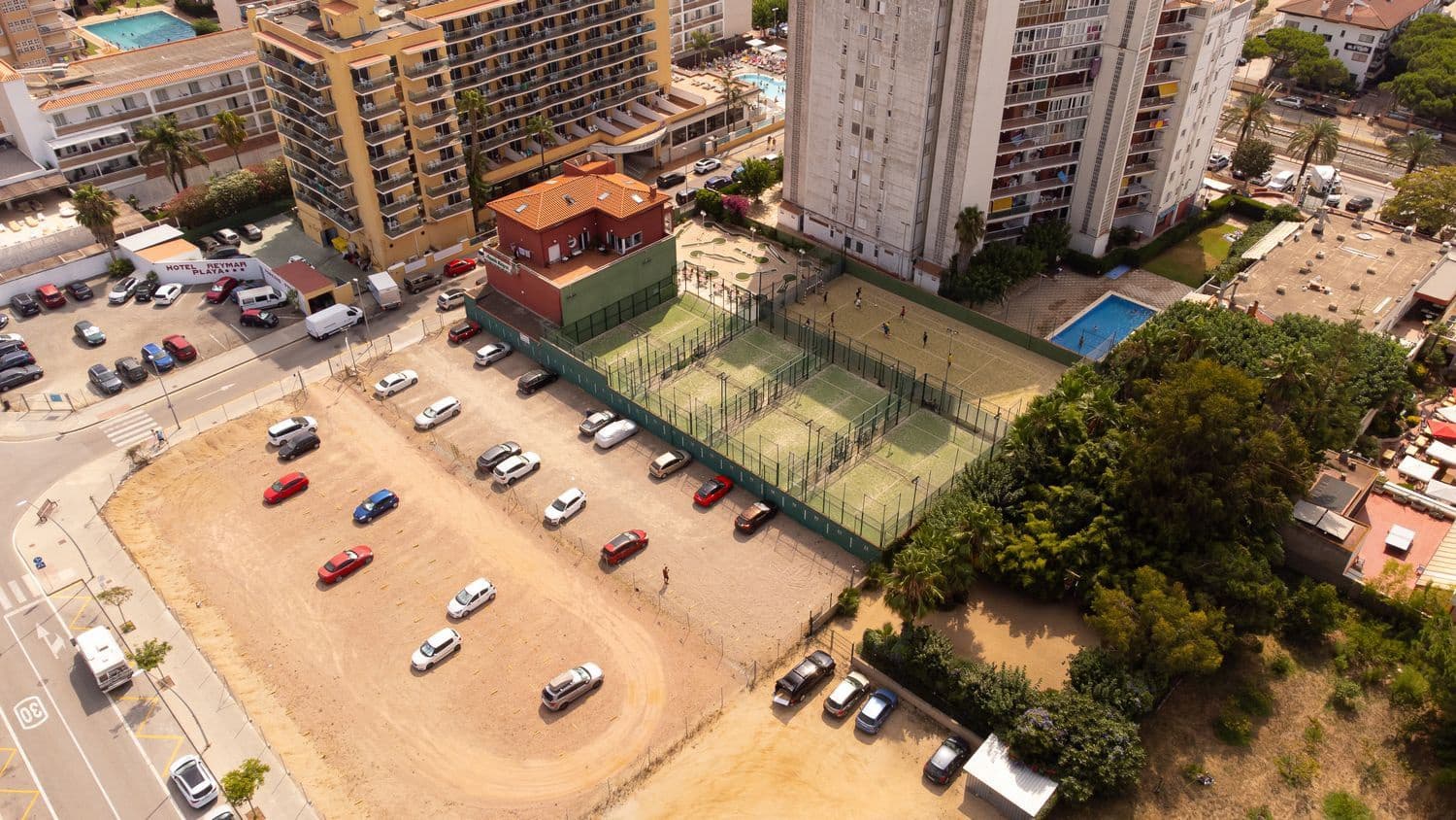 Apartment for sale in Malgrat de Mar - € 1,500,000 (Ref: 9829845)