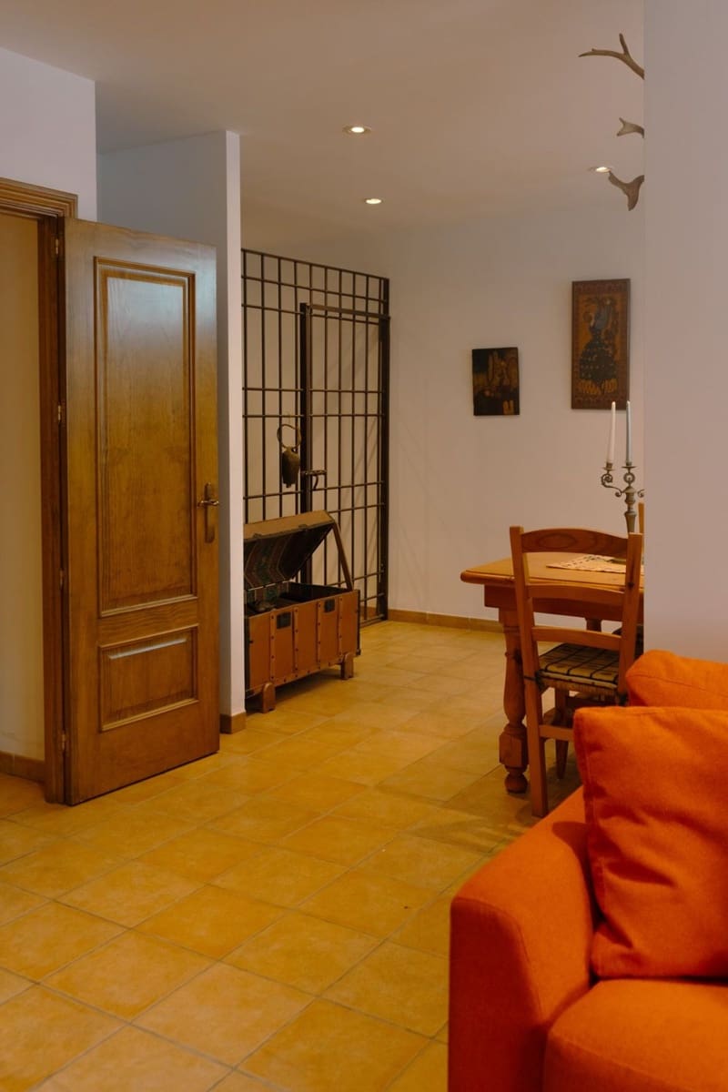 5 chambre Maison de Ville à vendre à Llagostera avec piscine - 690 000 € (Ref: 9829846)