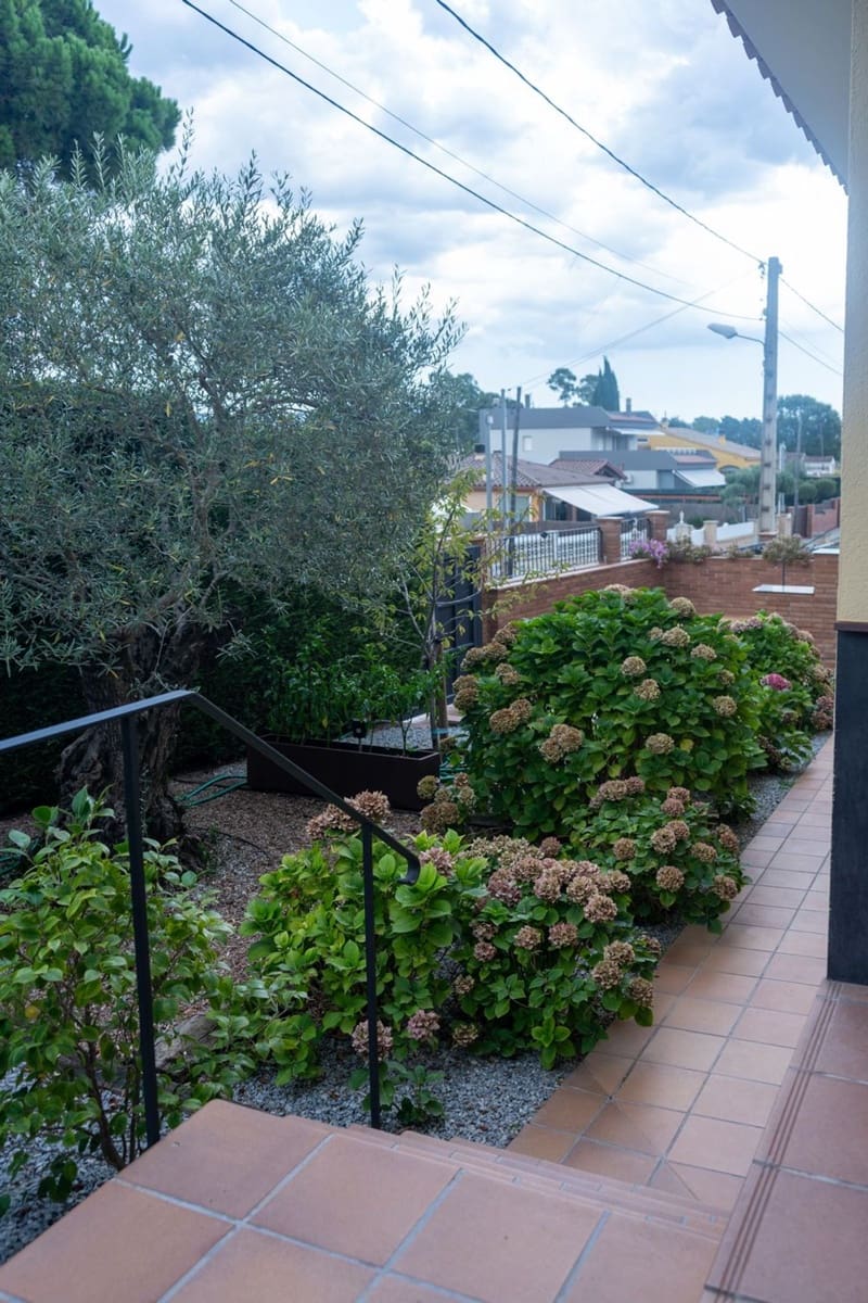 5 chambre Maison de Ville à vendre à Llagostera avec piscine - 690 000 € (Ref: 9829846)