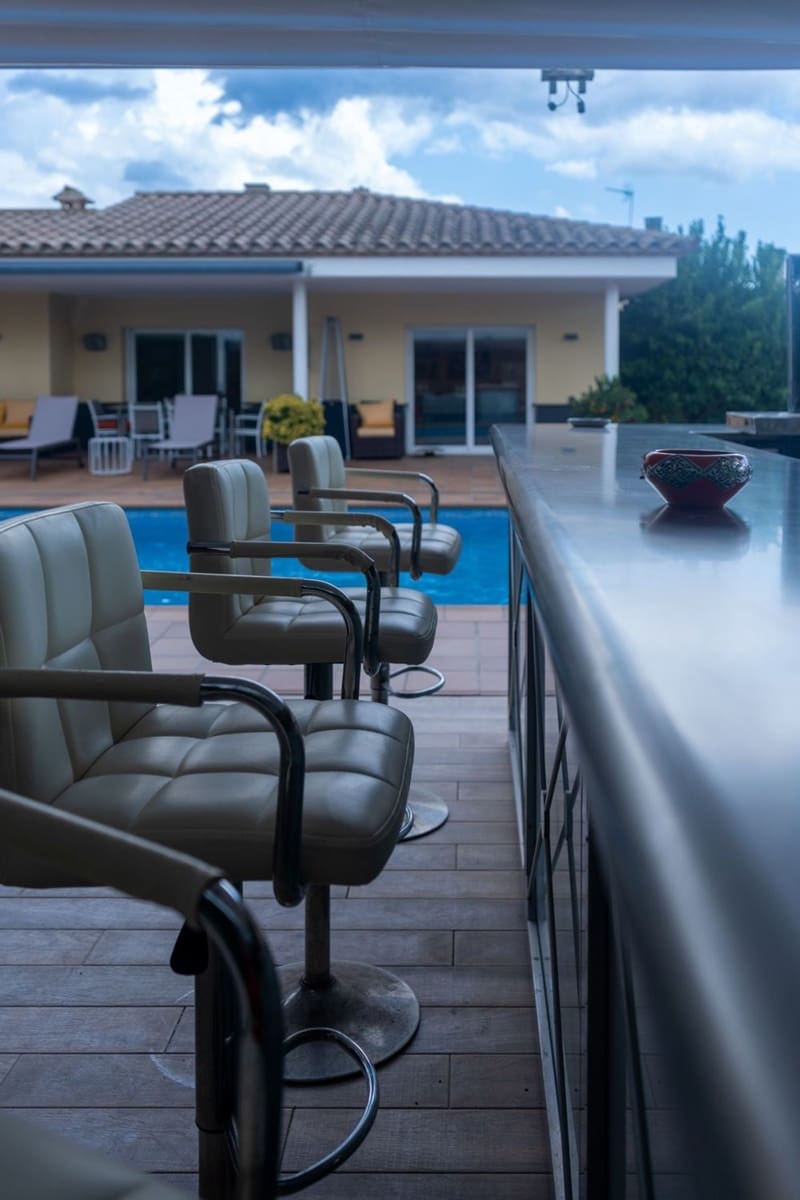 5 chambre Maison de Ville à vendre à Llagostera avec piscine - 690 000 € (Ref: 9829846)