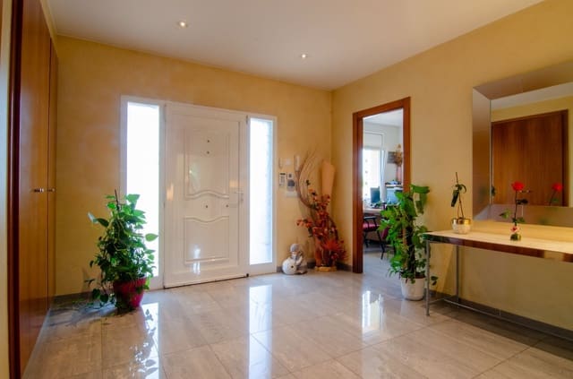 5 soverom Hus til salgs i Llagostera med svømmebasseng - € 690 000 (Ref: 9829846)
