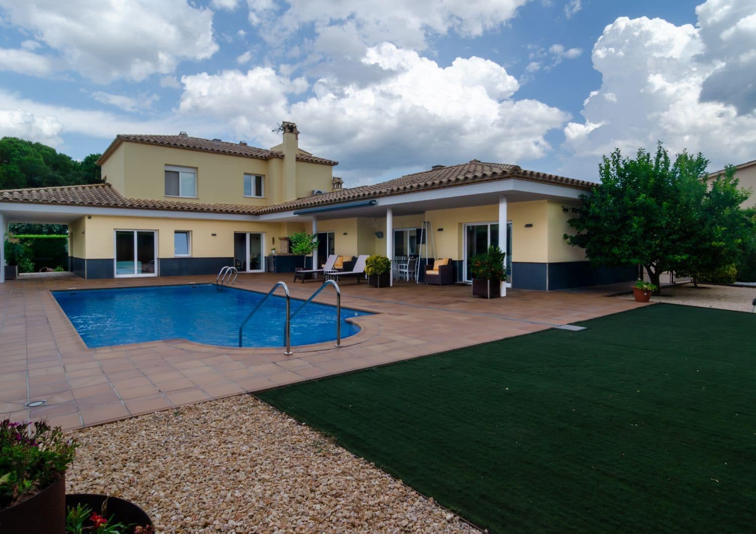 5 chambre Maison de Ville à vendre à Llagostera avec piscine - 690 000 € (Ref: 9829846)