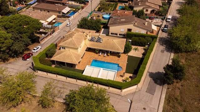 5 soverom Hus til salgs i Llagostera med svømmebasseng - € 690 000 (Ref: 9829846)