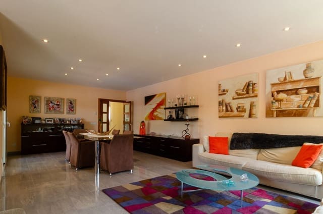 5 soverom Hus til salgs i Llagostera med svømmebasseng - € 690 000 (Ref: 9829846)