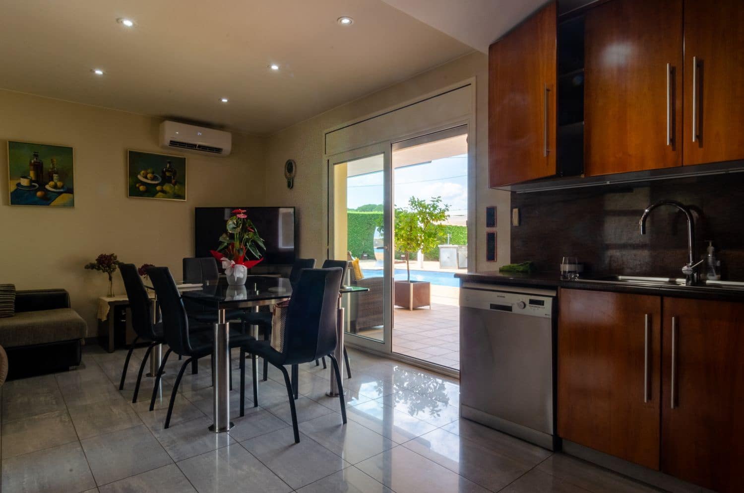 5 chambre Maison de Ville à vendre à Llagostera avec piscine - 690 000 € (Ref: 9829846)
