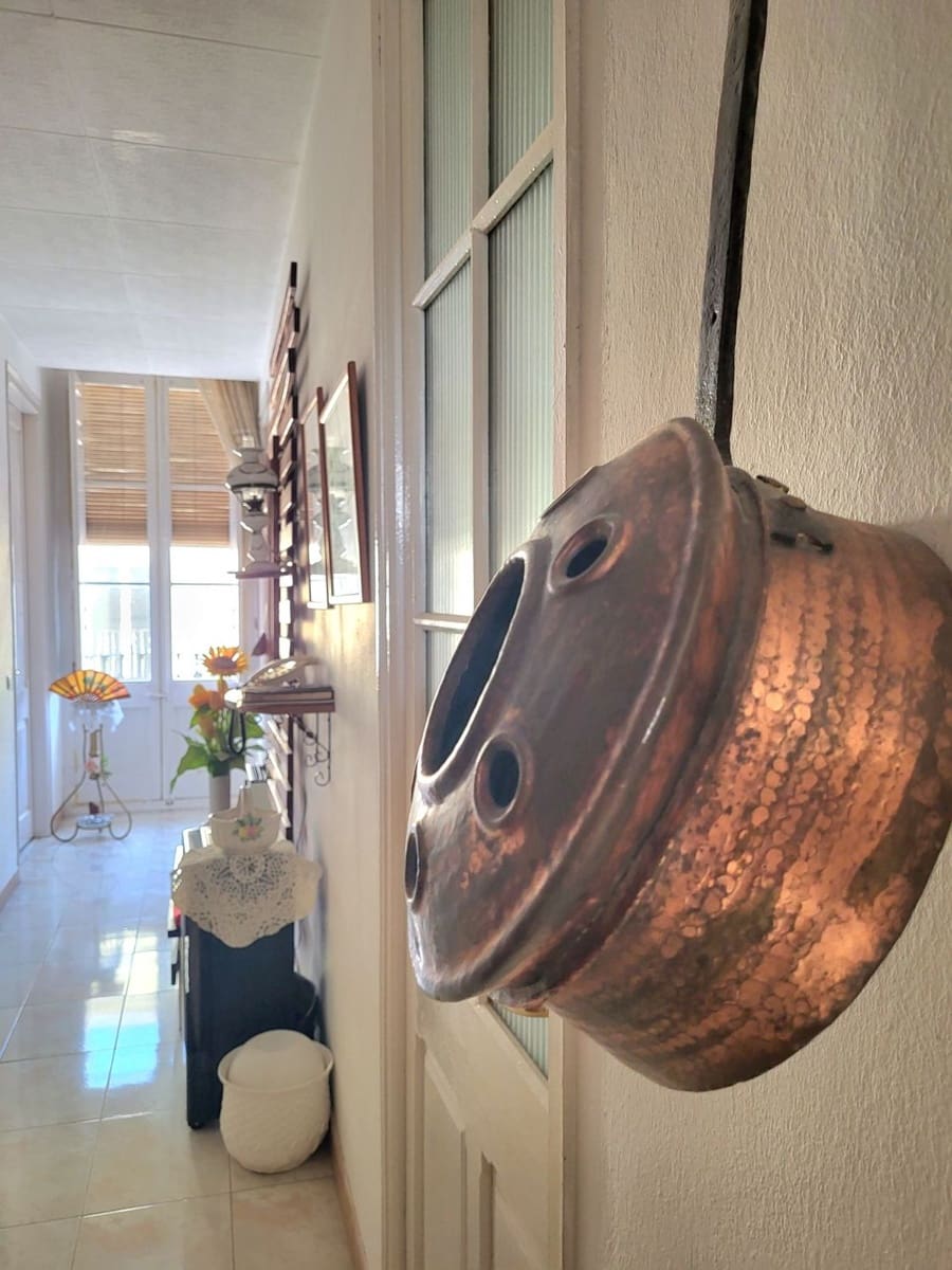 6 chambre Maison de Ville à vendre à Llagostera - 360 000 € (Ref: 9829847)