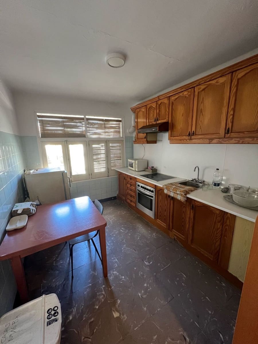6 chambre Maison de Ville à vendre à Llagostera - 360 000 € (Ref: 9829847)