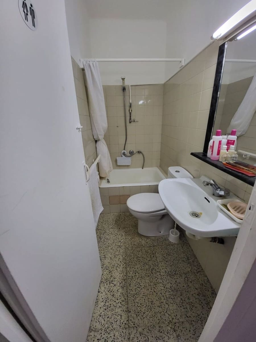 6 chambre Maison de Ville à vendre à Llagostera - 360 000 € (Ref: 9829847)