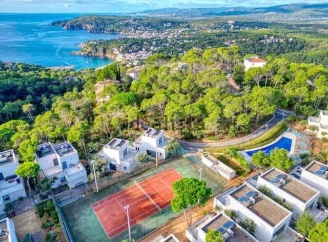 4 soveværelse Byhus til salg i Palafrugell med swimmingpool - € 825.000 (Ref: 9829849)