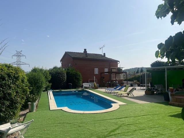 4 bedroom Townhouse for sale in Maçanet de la Selva with pool - € 365,000 (Ref: 9829855)