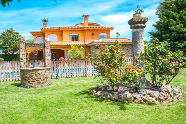 5 soverom Hus til salgs i Mont-ras med svømmebasseng - € 1 090 000 (Ref: 9829859)