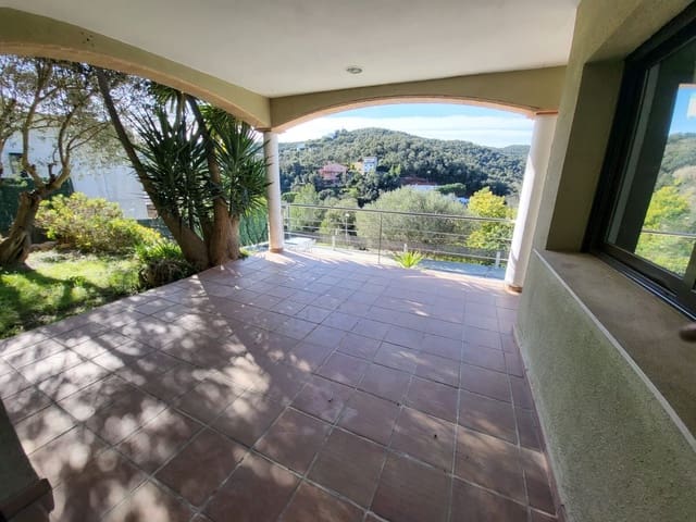 4 soveværelse Byhus til salg i Calonge i Sant Antoni med swimmingpool - € 690.000 (Ref: 9829861)