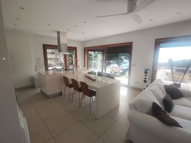 4 bedroom Townhouse for sale in Sant Cebrià de Vallalta with pool - € 750,000 (Ref: 9829863)