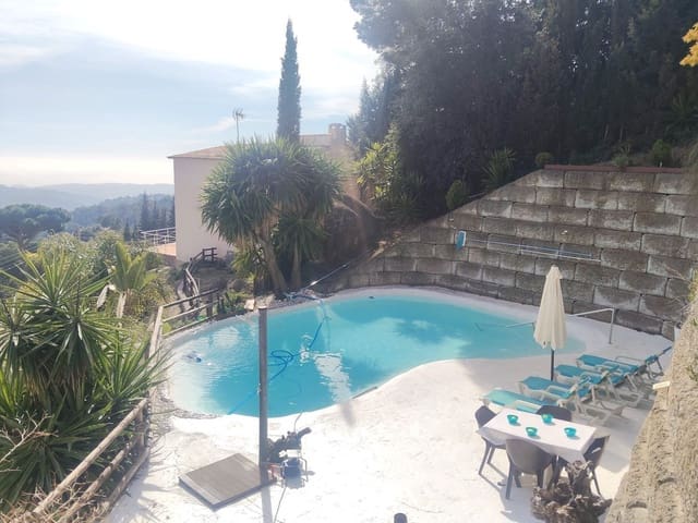 4 bedroom Townhouse for sale in Sant Cebrià de Vallalta with pool - € 750,000 (Ref: 9829863)