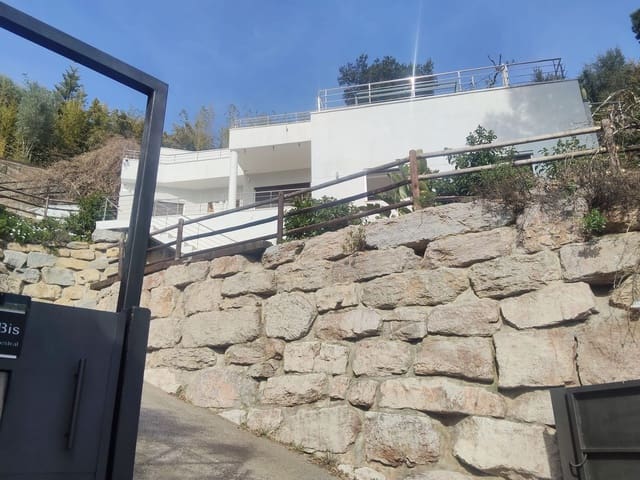 4 bedroom Townhouse for sale in Sant Cebrià de Vallalta with pool - € 750,000 (Ref: 9829863)