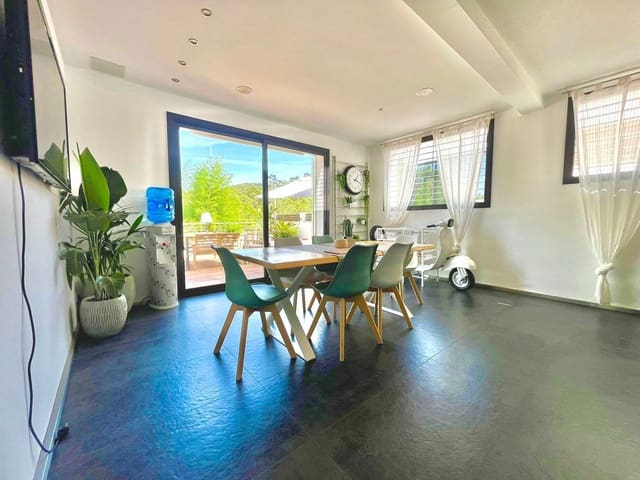 6 soveværelse Byhus til salg i Blanes med swimmingpool - € 794.000 (Ref: 9829864)