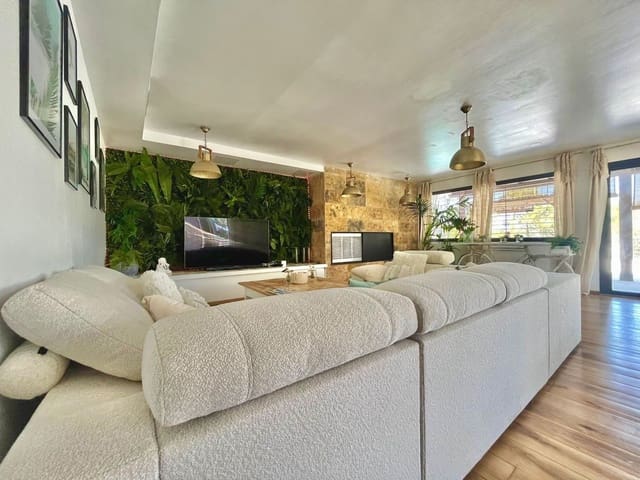 6 soveværelse Byhus til salg i Blanes med swimmingpool - € 794.000 (Ref: 9829864)