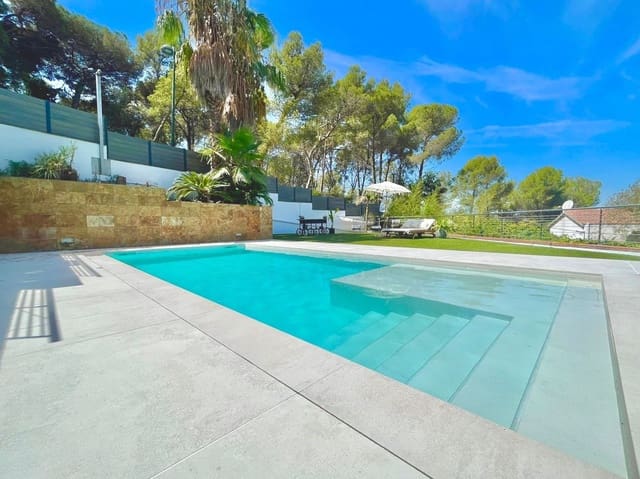 6 soveværelse Byhus til salg i Blanes med swimmingpool - € 794.000 (Ref: 9829864)