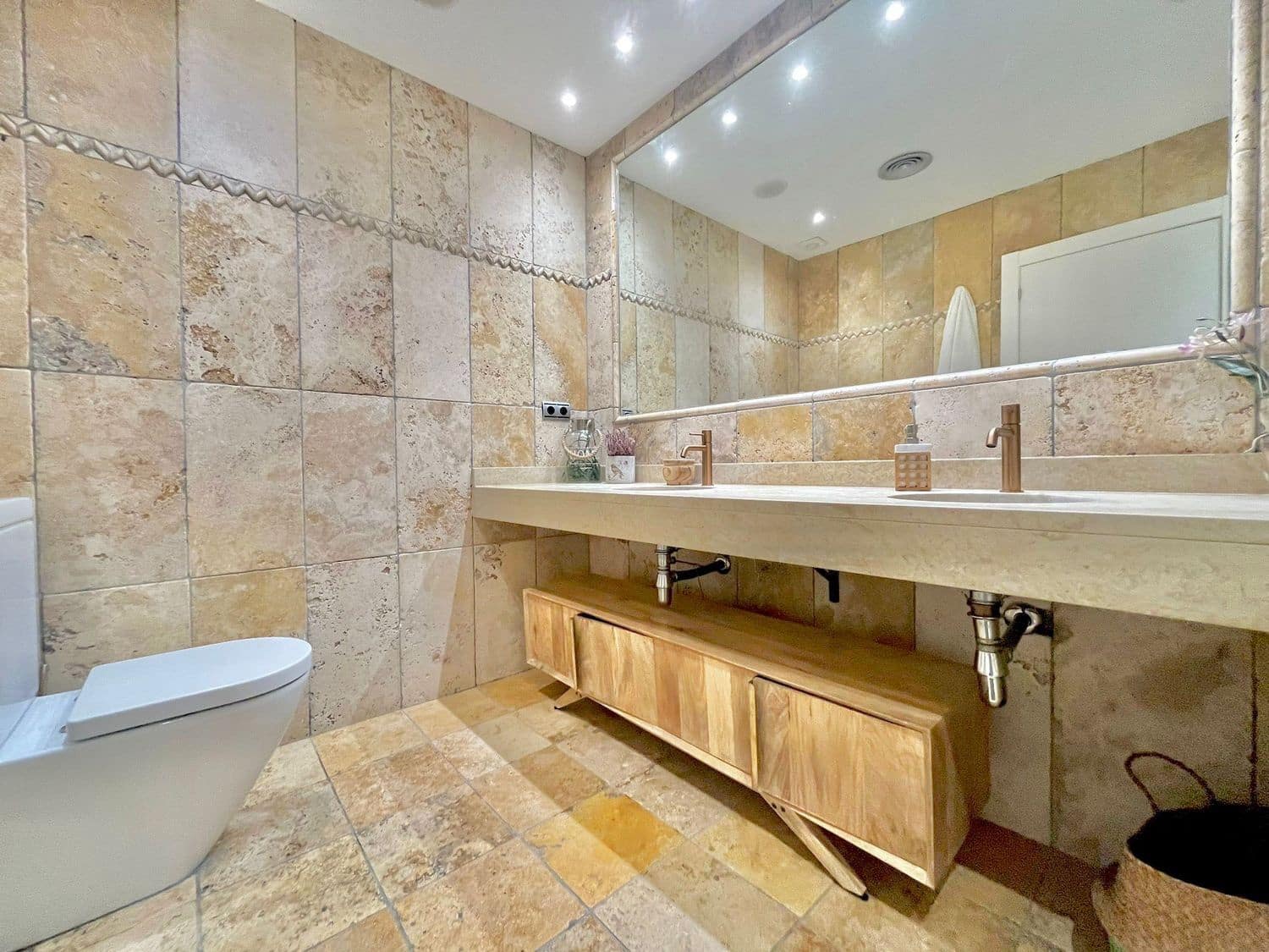 6 soveværelse Byhus til salg i Blanes med swimmingpool - € 794.000 (Ref: 9829864)