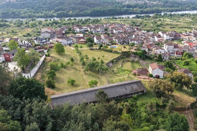 Grunde uden byggetilladelser til salg i Ribadavia - € 2.000.000 (Ref: 9829868)