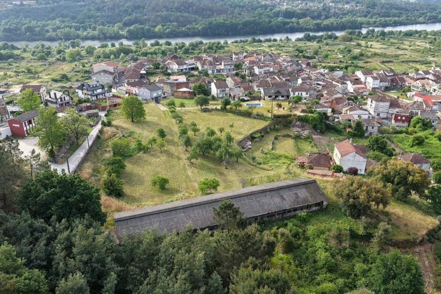 Grunde uden byggetilladelser til salg i Ribadavia - € 2.000.000 (Ref: 9829868)