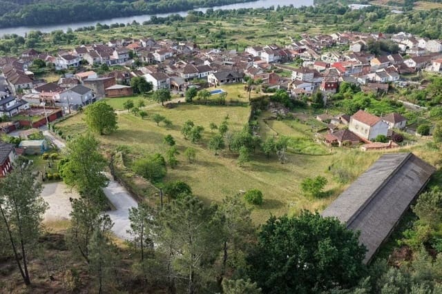 Grunde uden byggetilladelser til salg i Ribadavia - € 2.000.000 (Ref: 9829868)