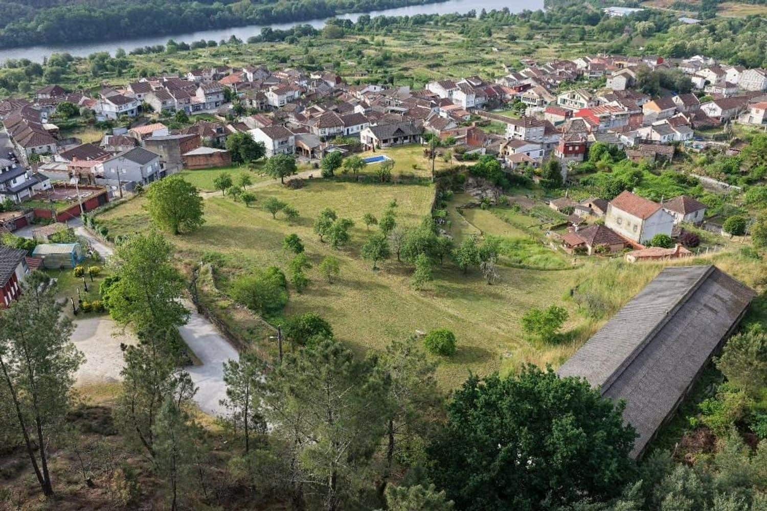 Grunde uden byggetilladelser til salg i Ribadavia - € 2.000.000 (Ref: 9829868)