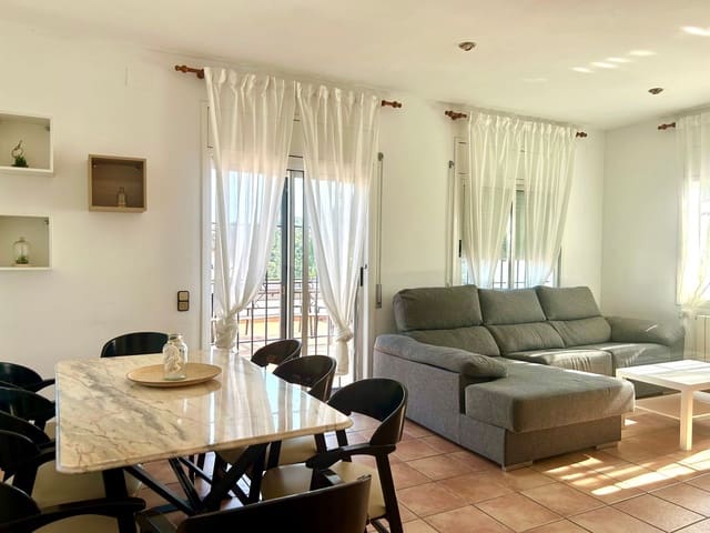 4 bedroom Townhouse for sale in Aiguaviva Parc, Vidreres with pool - € 365,000 (Ref: 9829870)