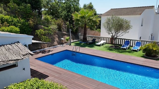 4 bedroom Townhouse for sale in Aiguaviva Parc, Vidreres with pool - € 365,000 (Ref: 9829870)