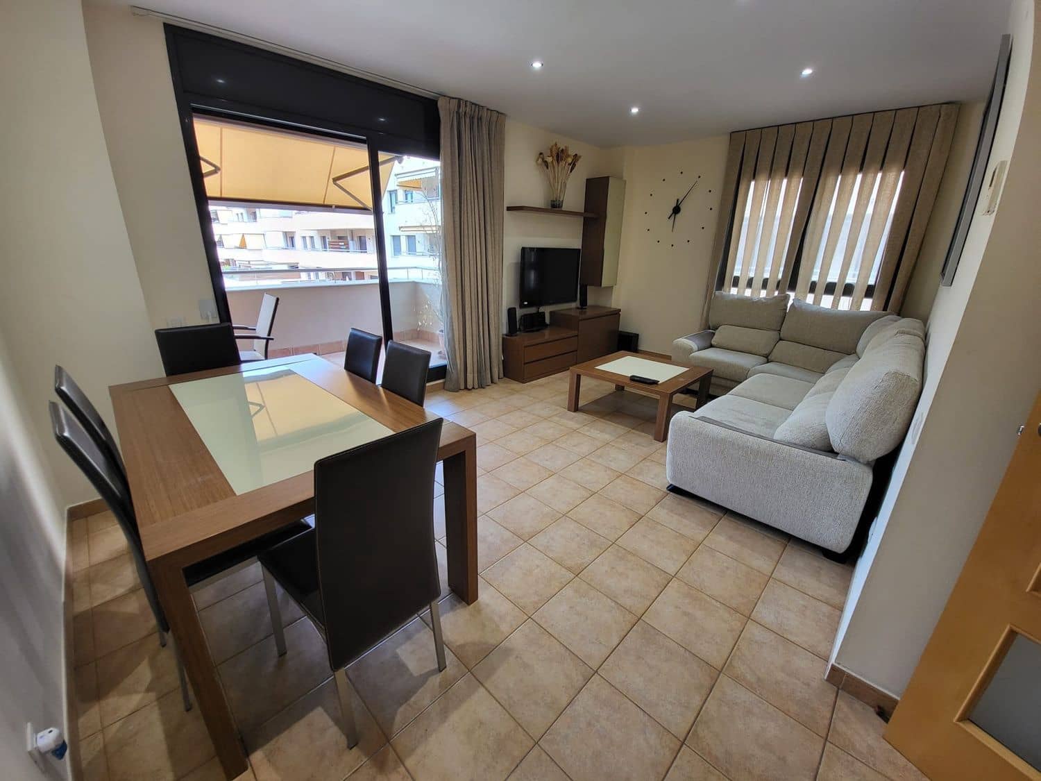 3 Zimmer Apartment zu verkaufen in Lloret de Mar mit Pool - 378.000 € (Ref: 9829874)