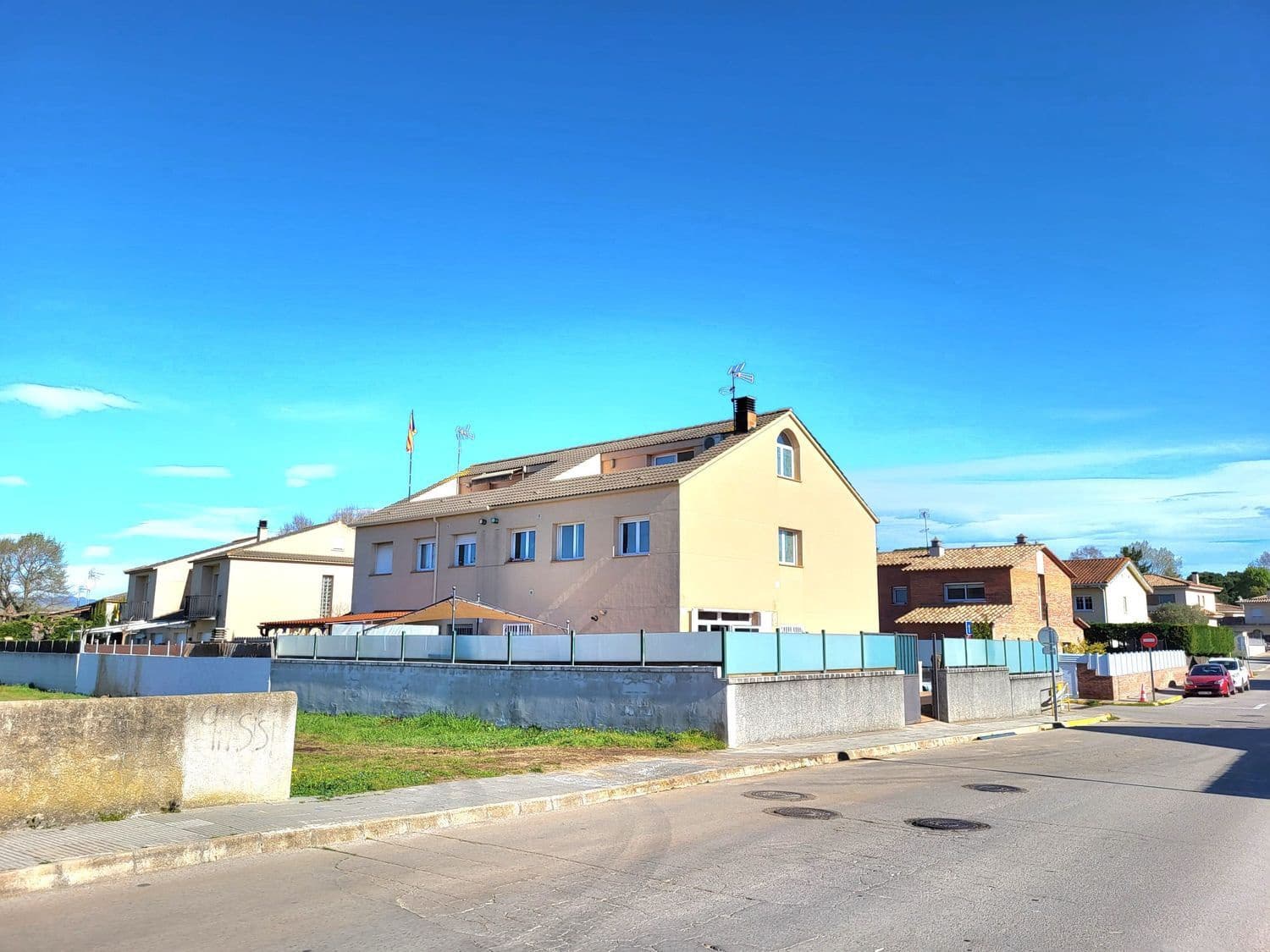 4 bedroom Townhouse for sale in Vidreres - € 485,000 (Ref: 9832911)