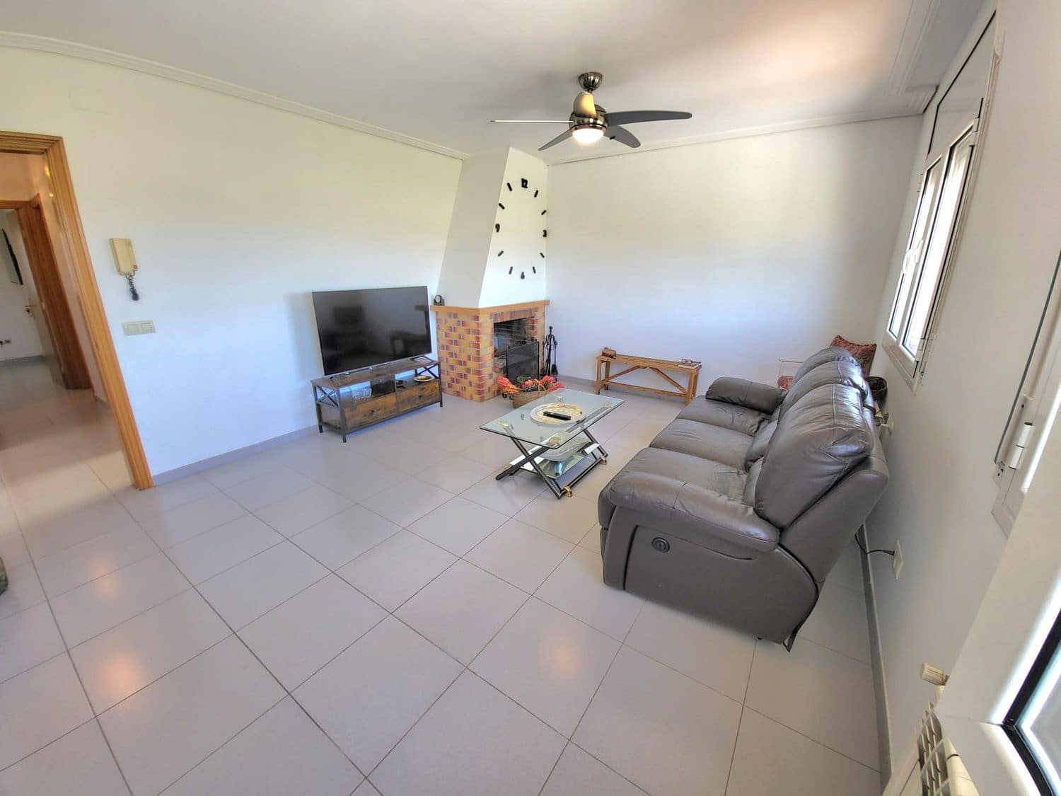 4 bedroom Townhouse for sale in Vidreres - € 485,000 (Ref: 9832911)