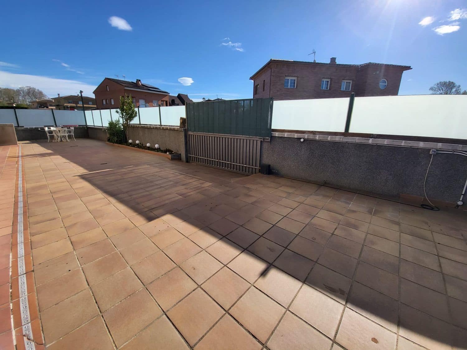 4 bedroom Townhouse for sale in Vidreres - € 485,000 (Ref: 9832911)