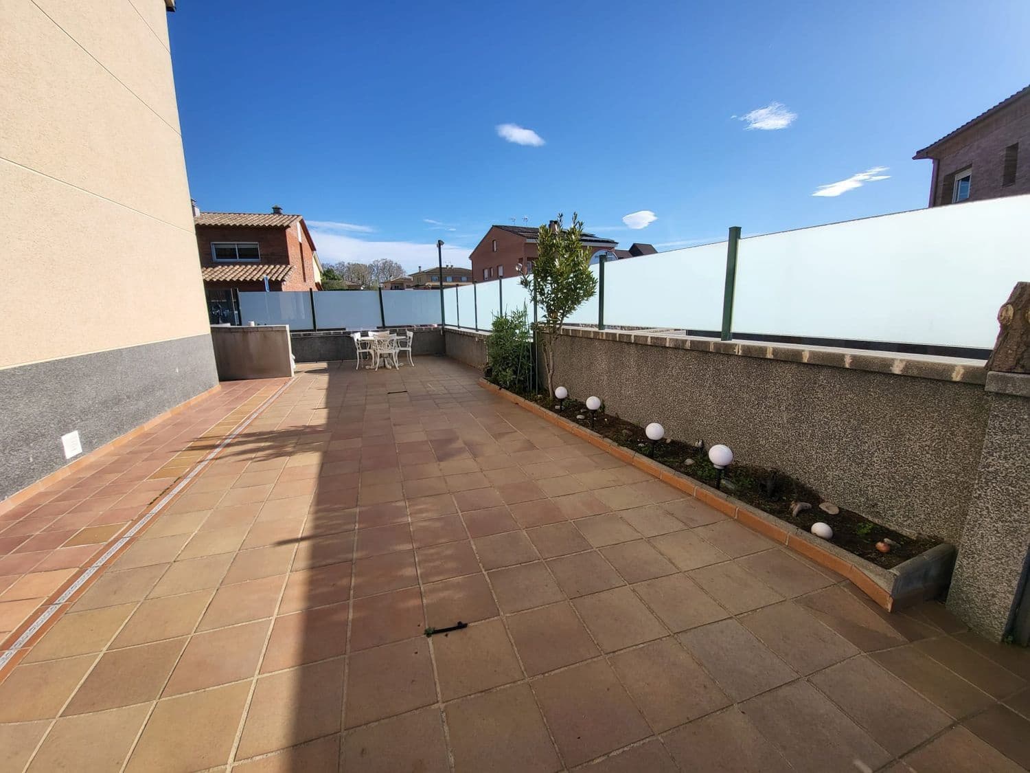 4 bedroom Townhouse for sale in Vidreres - € 485,000 (Ref: 9832911)